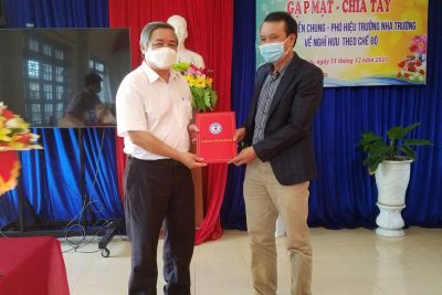 TRAO QUYẾT ĐỊNH VỀ HƯU